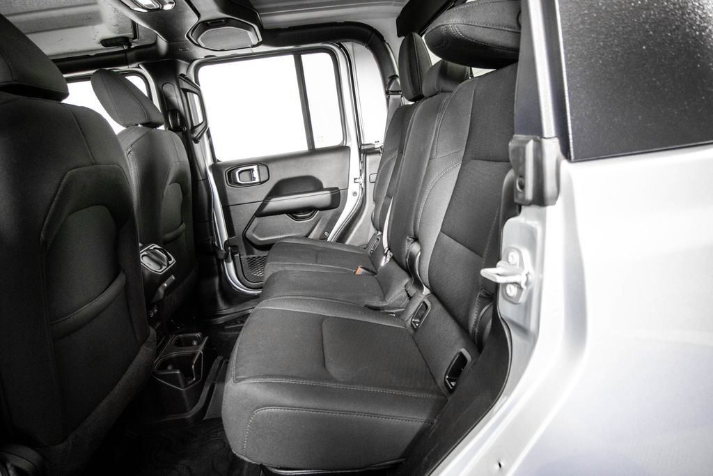 Used 2023 Jeep Gladiator Overland image 11
