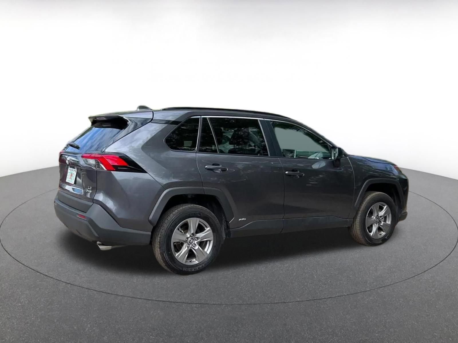 Used 2025 Toyota RAV4 LE AWD/4WD image 15