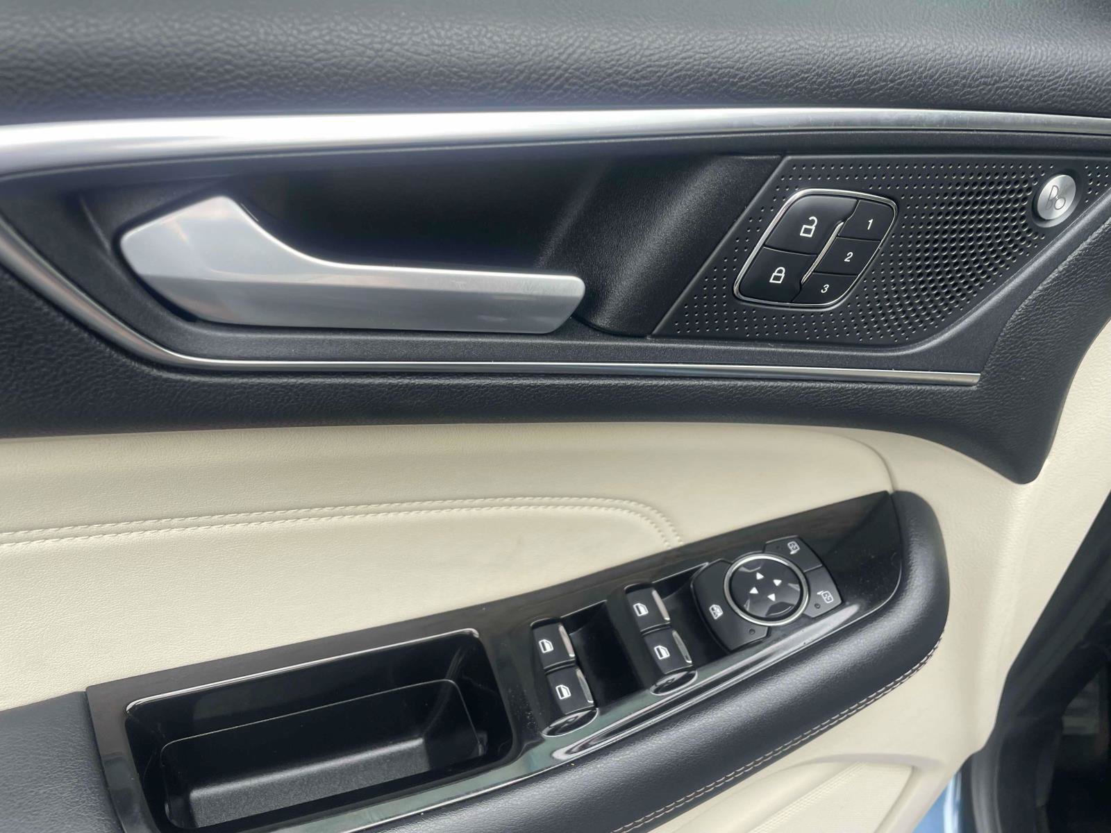 Used 2019 Ford Edge Titanium AWD/4WD image 13