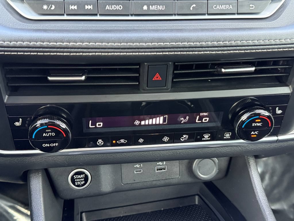Used 2023 Nissan Rogue SV AWD/4WD image 16
