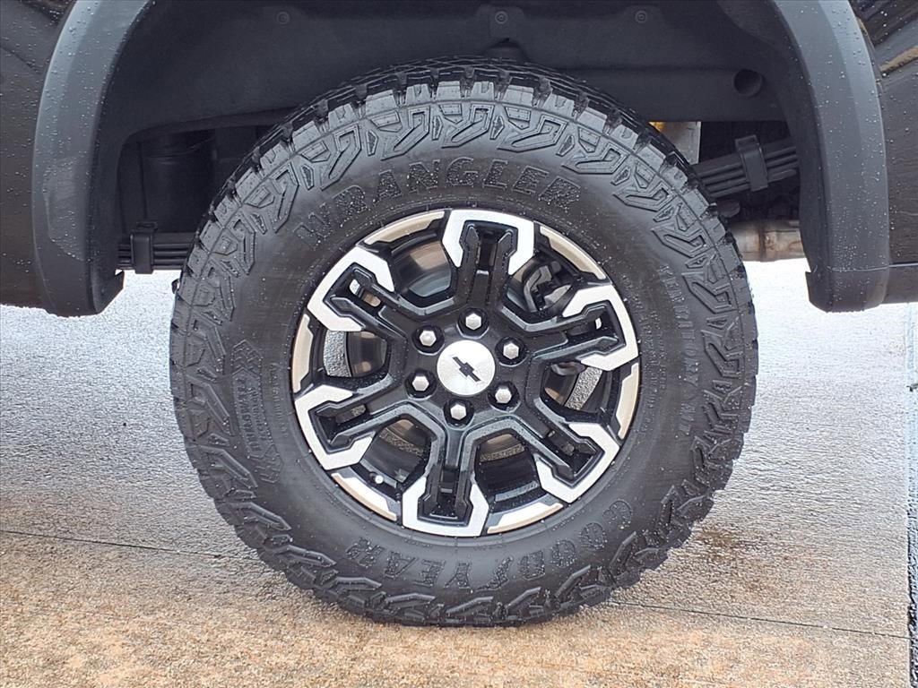 Used 2024 Chevrolet Silverado 1500 ZR2 image 31