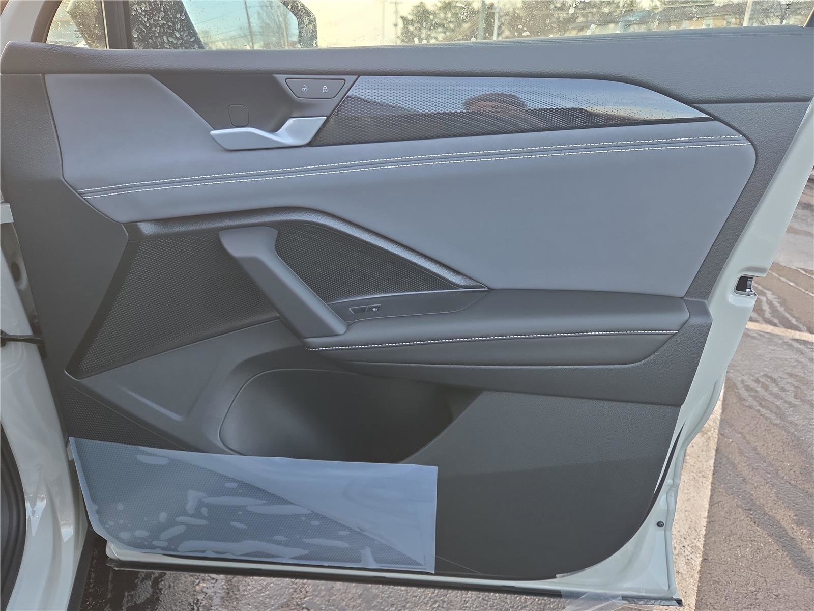 New 2026 Volkswagen Tiguan SE R-Line image 26