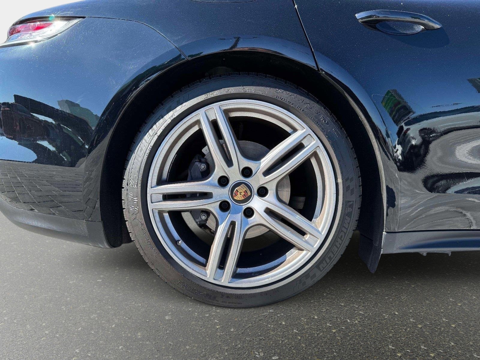 Used 2022 Porsche Panamera 4 AWD/4WD image 19
