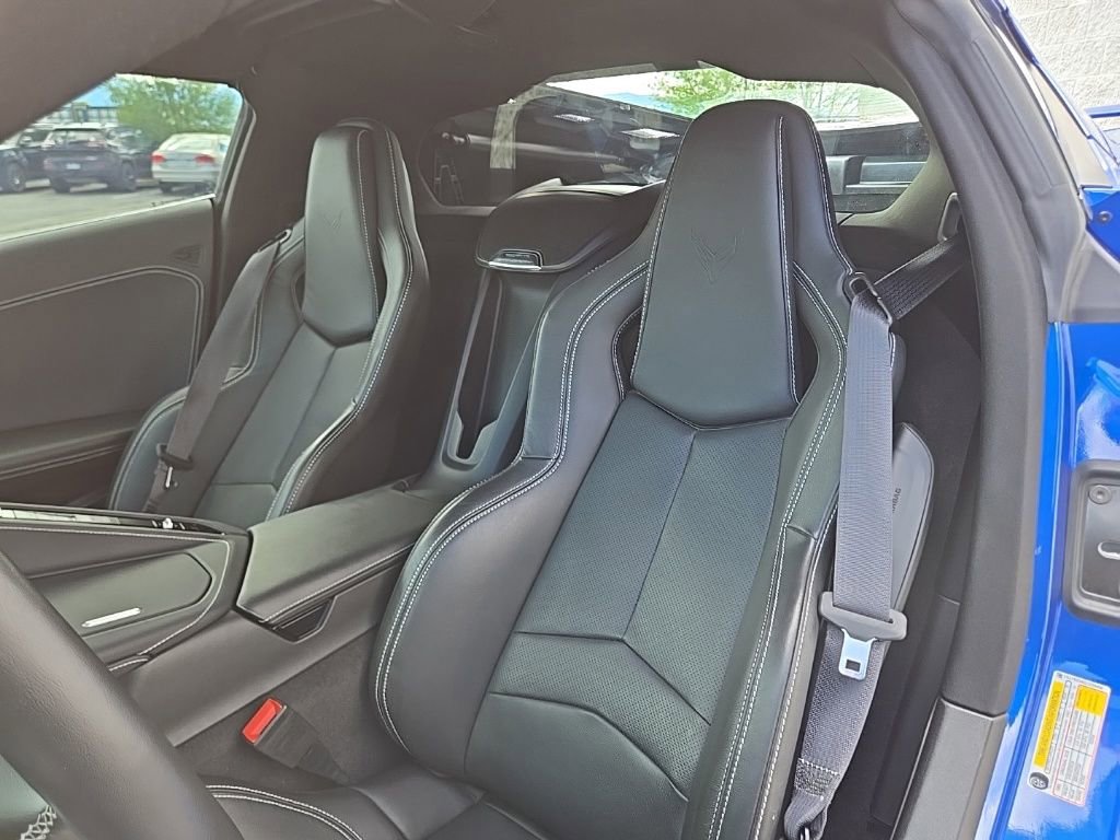 Used 2020 Chevrolet Corvette Stingray Coupe w/ Z51 Performance Package image 24