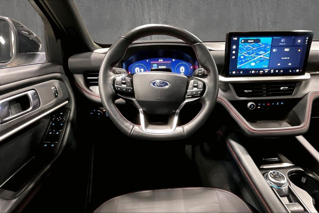 Used 2025 Ford Explorer ST-Line w/ ST-Line Street Pack AWD/4WD image 9