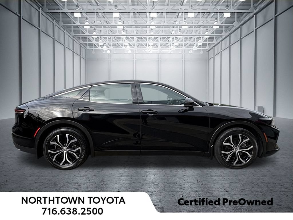 Used 2023 Toyota Crown AWD/4WD image 3
