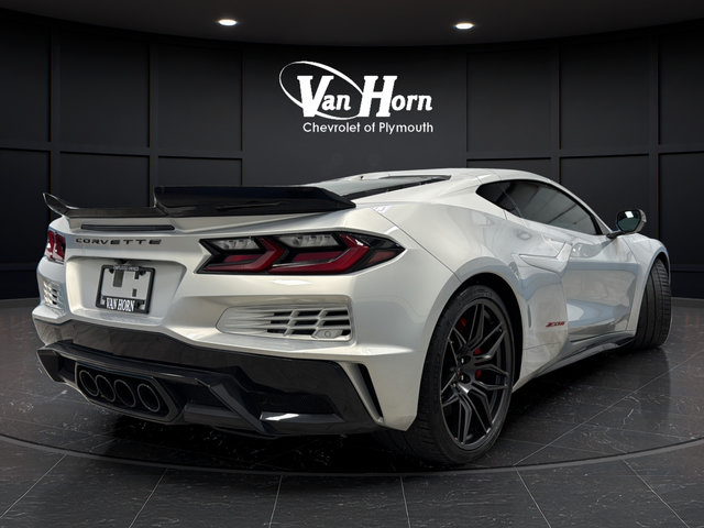 Used 2024 Chevrolet Corvette Z06 w/ Stealth Interior Trim Package RWD image 9