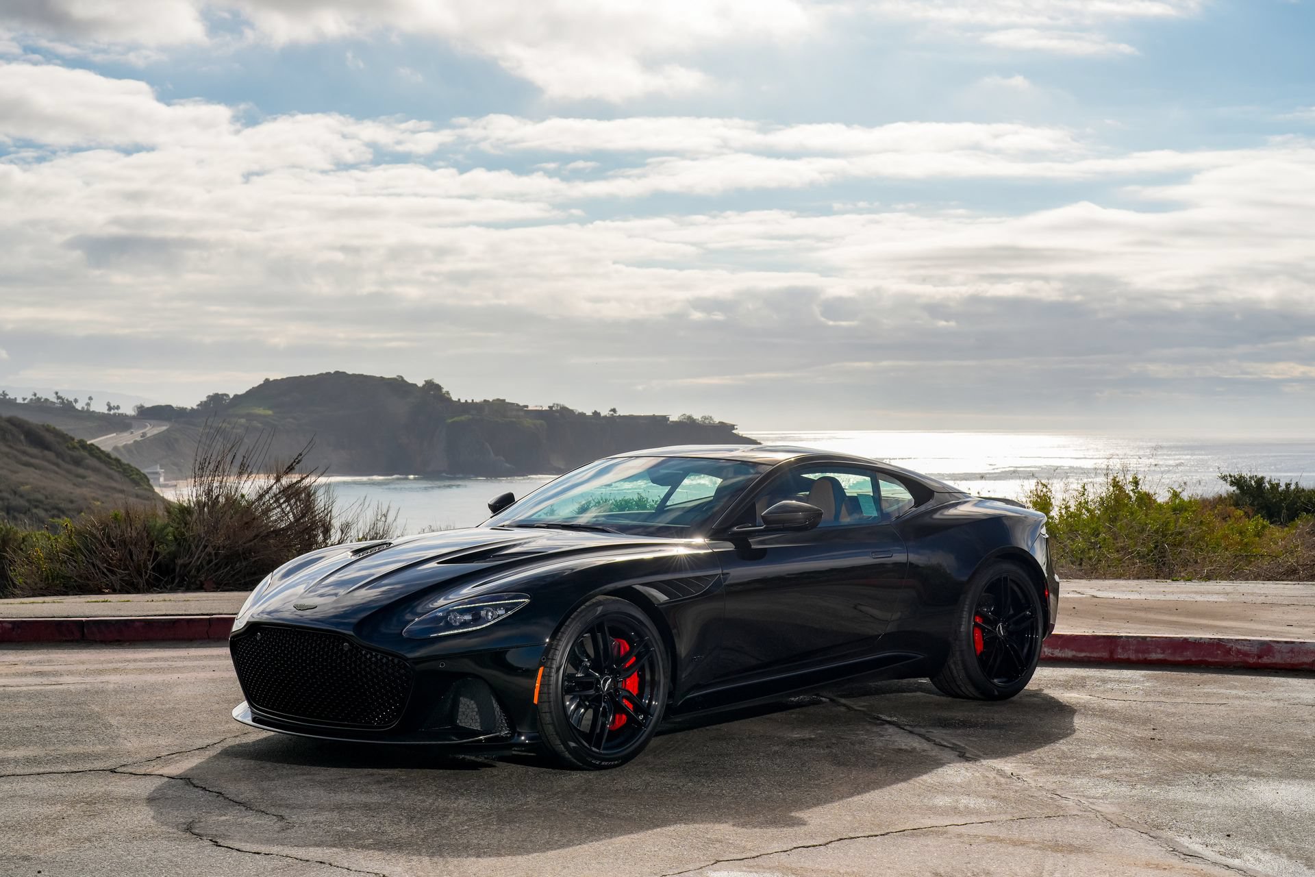 Used 2023 Aston Martin DBS Coupe RWD image 29