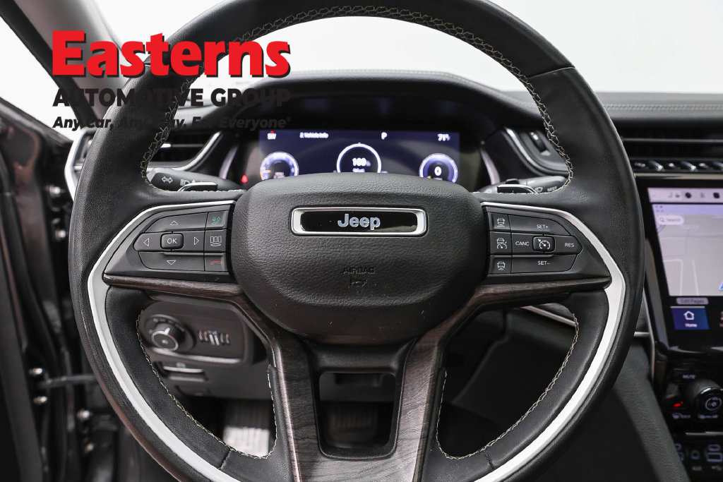 Used 2023 Jeep Grand Cherokee Limited AWD/4WD image 12