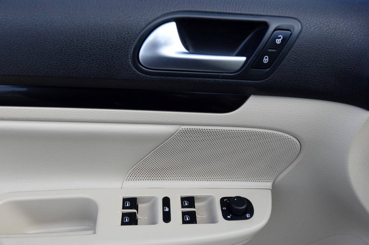 Used 2012 Volkswagen Jetta TDI FWD image 56
