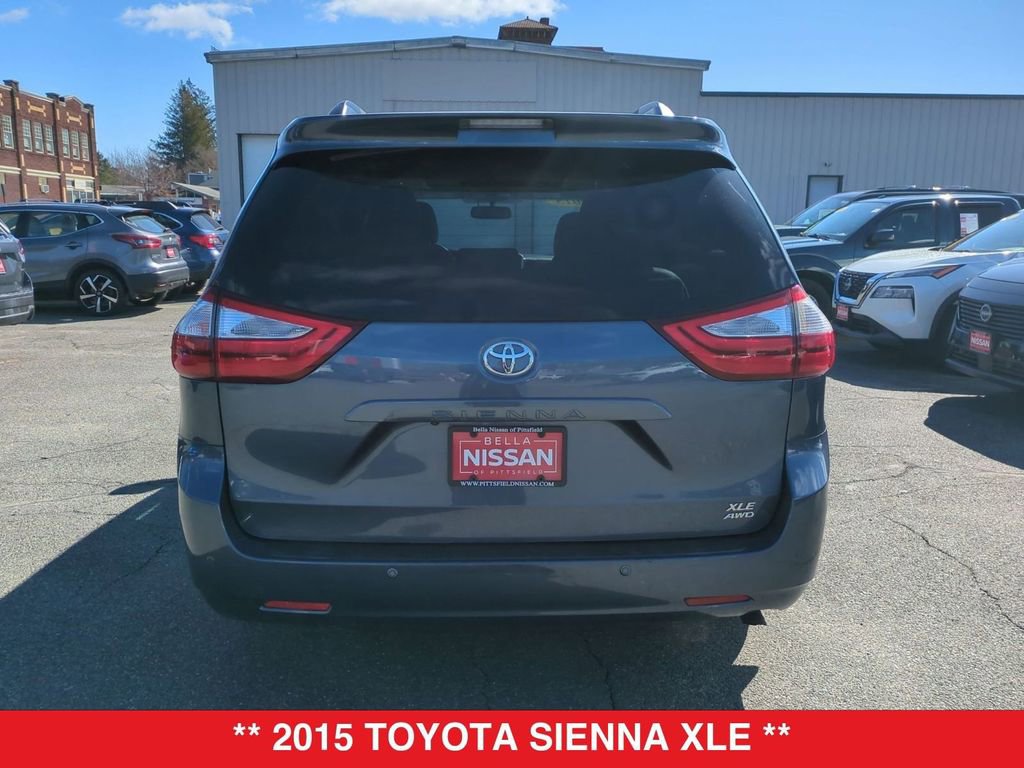 Used 2015 Toyota Sienna XLE w/ XLE Navigation Package image 5