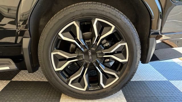 Used 2025 GMC Sierra EV Denali AWD/4WD image 14