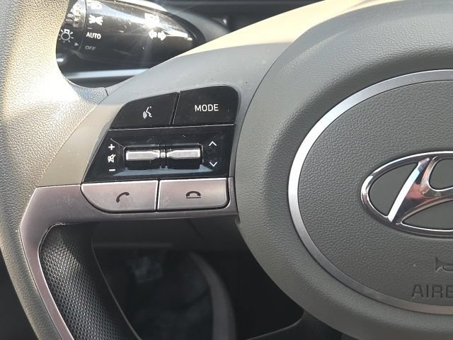 Used 2021 Hyundai Elantra SE FWD image 32