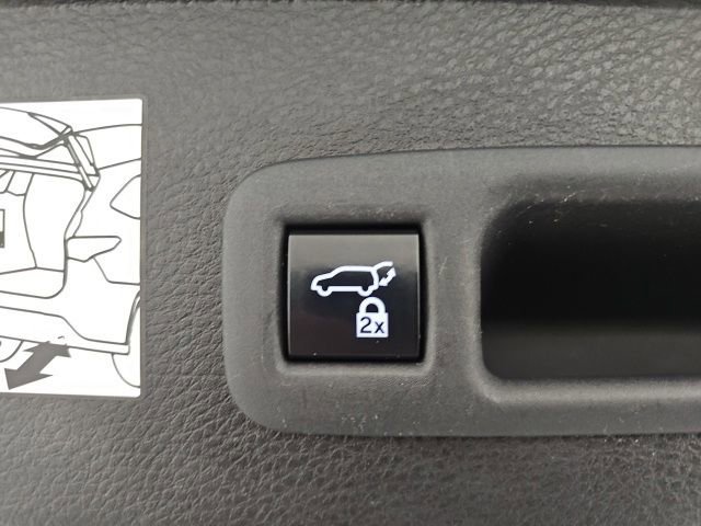 Used 2023 Toyota Sienna Platinum image 36