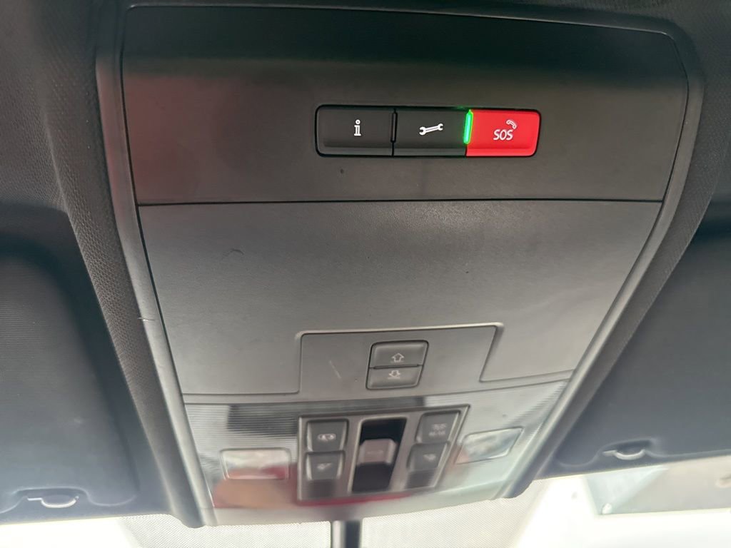 Used 2022 Volkswagen Atlas Cross Sport SE image 37