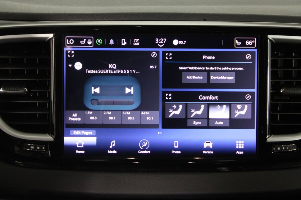 Used 2024 Chrysler Pacifica Touring-L image 6