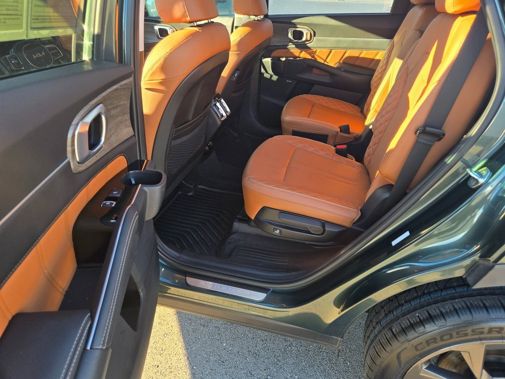 Used 2022 Kia Sorento SX Prestige w/ Rust Color Package image 9