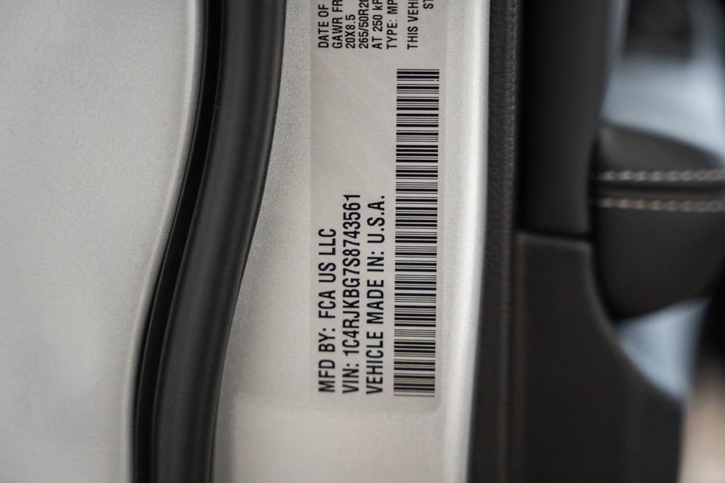 New 2025 Jeep Grand Cherokee L Limited w/ Luxury Tech Group II image 41