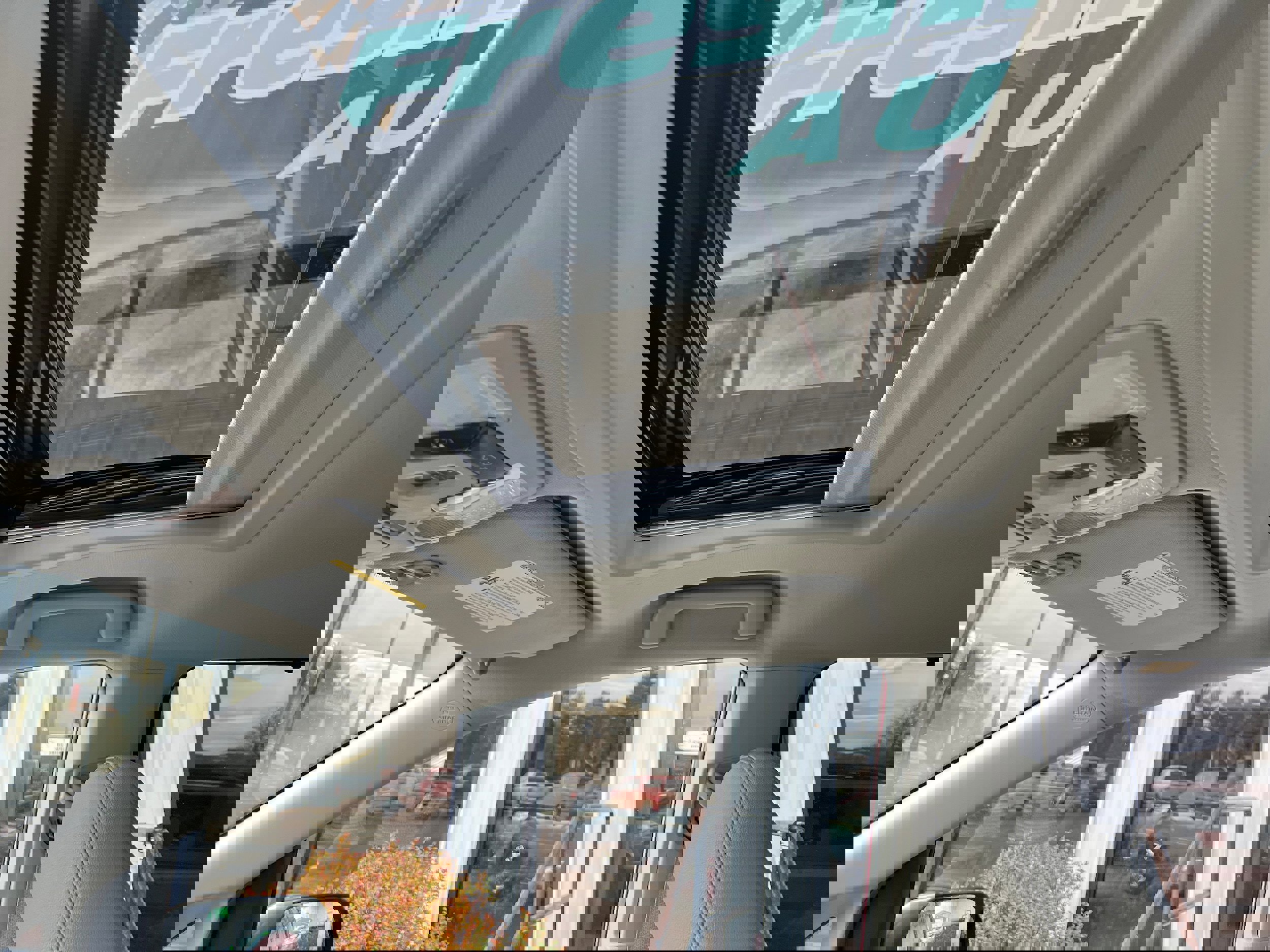 Used 2018 Toyota Sienna XLE image 16