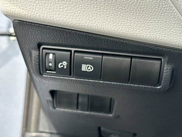 Certified 2025 Toyota Corolla Cross LE w/ Moonroof Package image 20