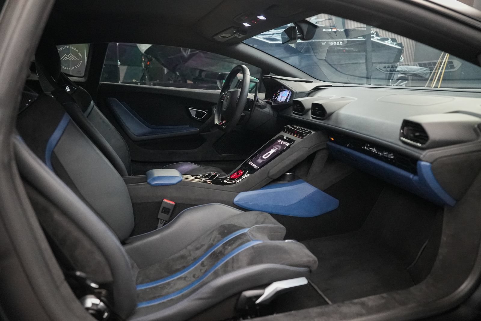 Used 2023 Lamborghini Huracan Tecnica RWD image 47