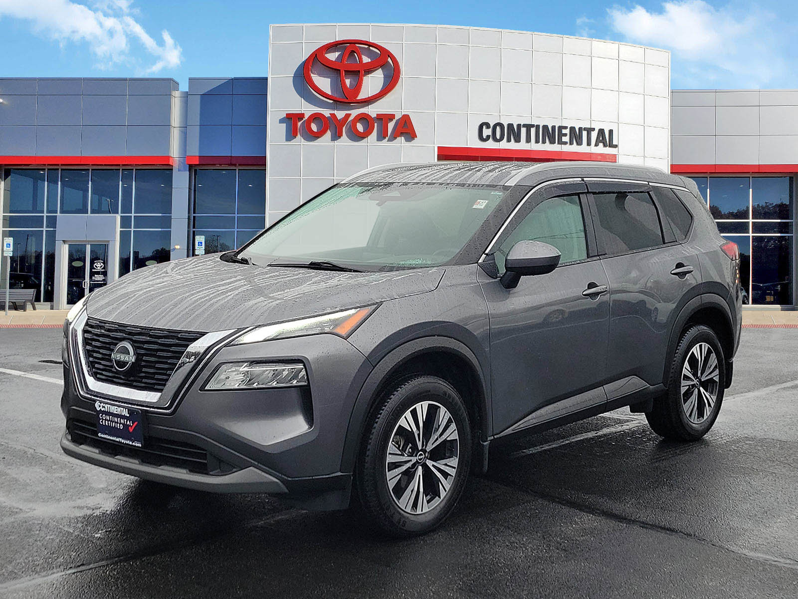 Used 2023 Nissan Rogue SV w/ SV Premium B Package image 3