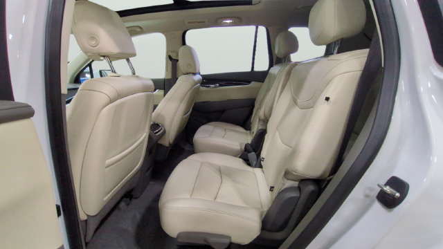 Used 2021 Cadillac XT6 Premium Luxury w/ LPO, Floor Liner Package AWD/4WD image 17