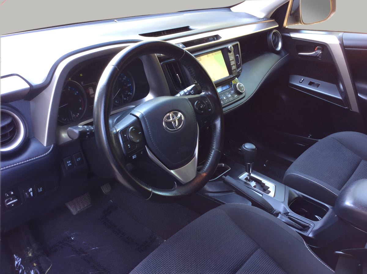 Used 2018 Toyota RAV4 XLE AWD/4WD image 15