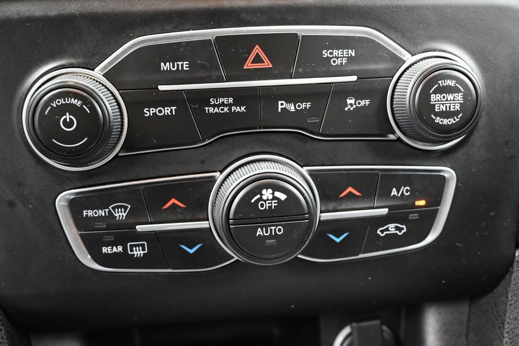 Used 2019 Dodge Charger SXT AWD/4WD image 26