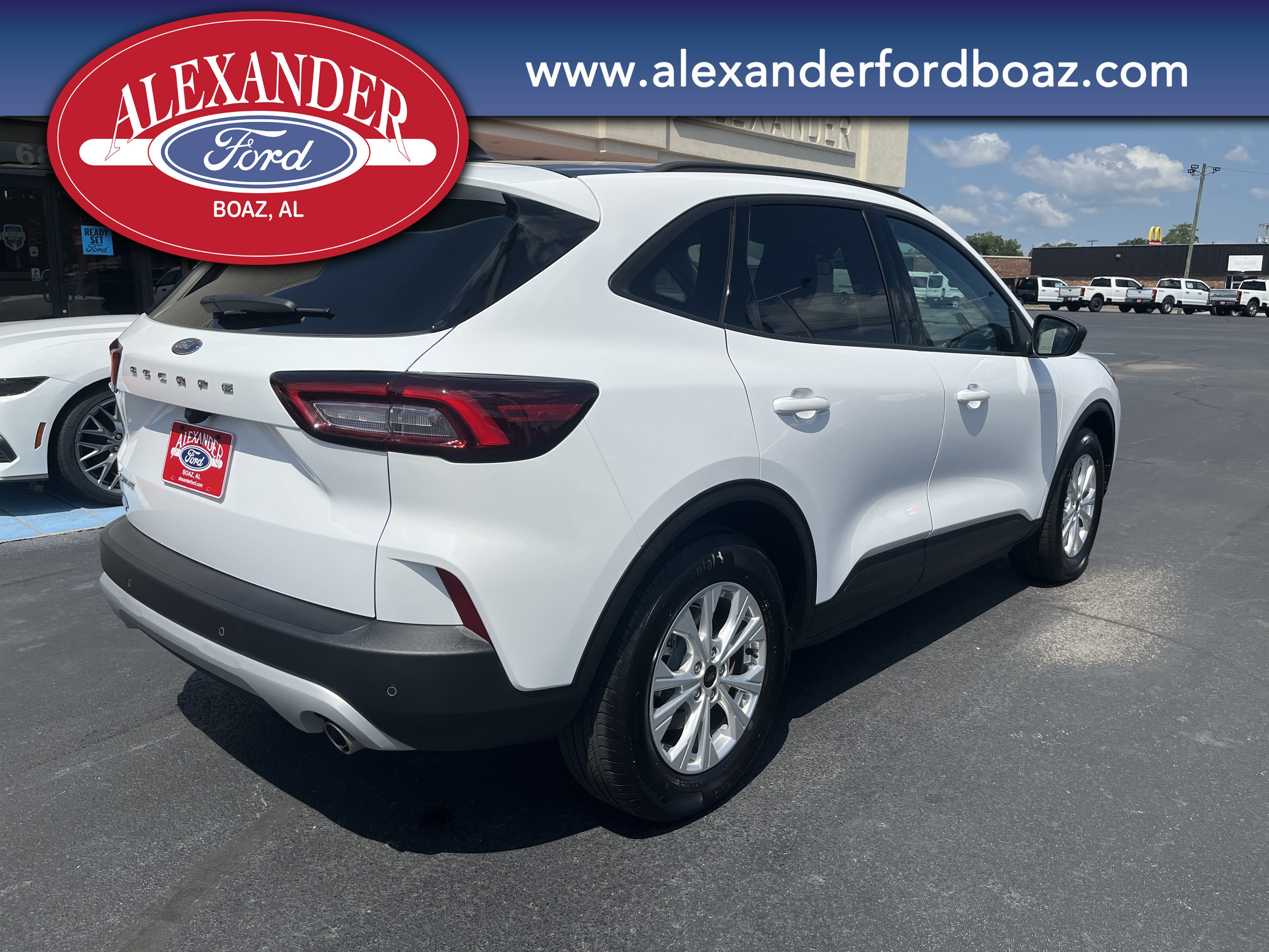 Used 2025 Ford Escape Active w/ Active Premium Tech Pack FWD image 4