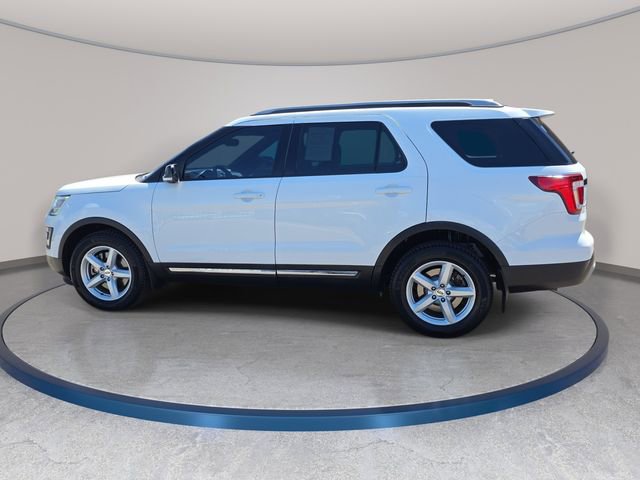 Used 2017 Ford Explorer XLT AWD/4WD image 9