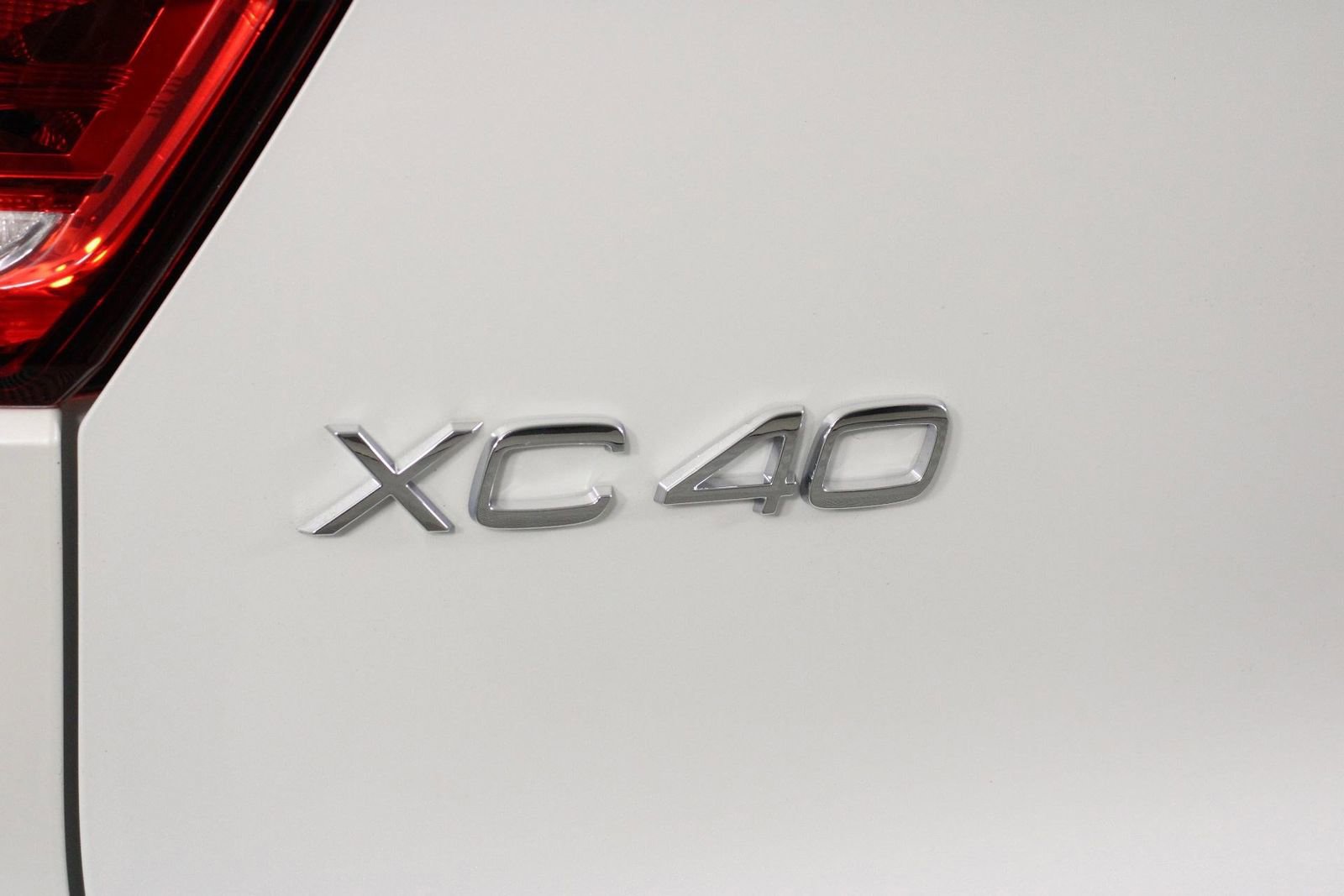 New 2026 Volvo XC40 B4 Plus w/ Climate Package image 16