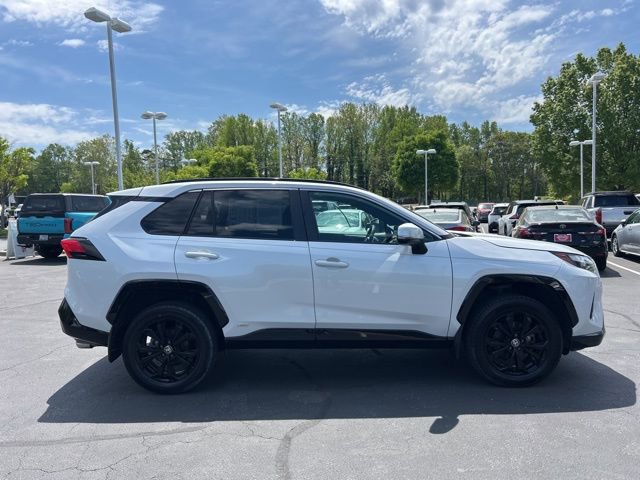 Used 2023 Toyota RAV4 SE image 5