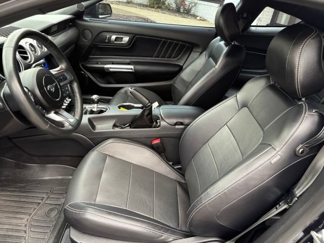 Used 2021 Ford Mustang GT Premium w/ GT Performance Package RWD image 9