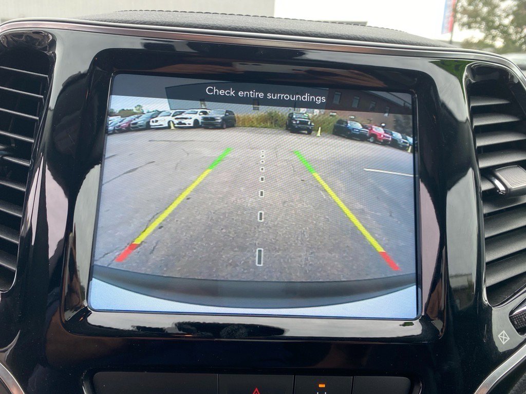 Used 2022 Jeep Cherokee Limited w/ Mopar Interior Package image 15