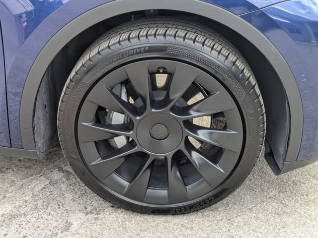 Used 2020 Tesla Model Y Long Range image 12
