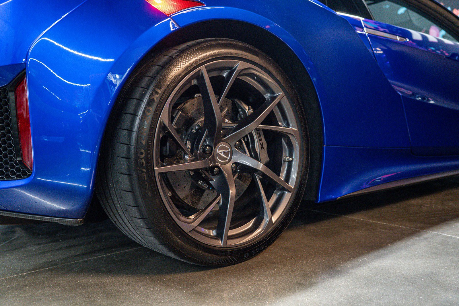 Used 2017 Acura NSX AWD/4WD image 16