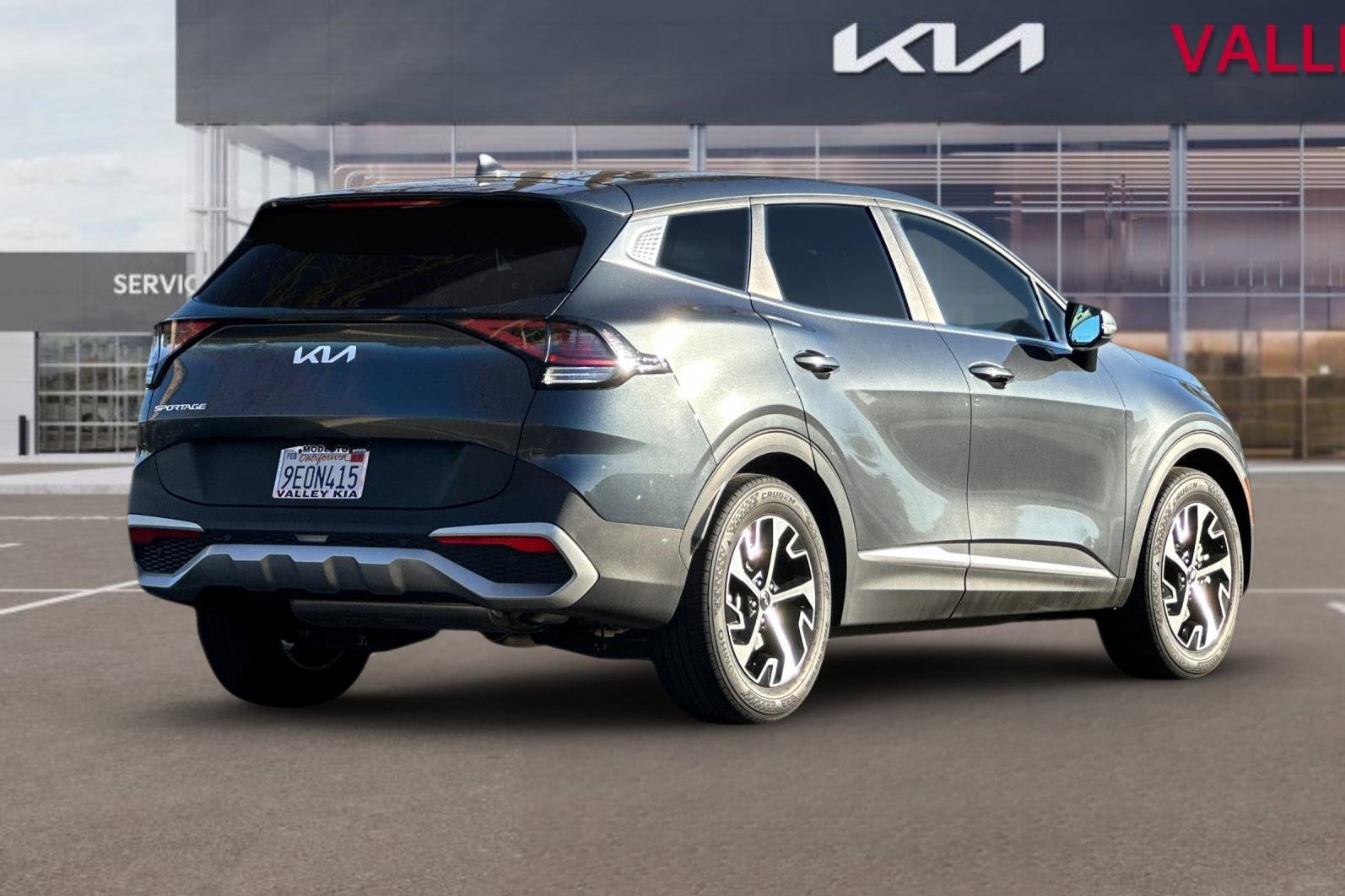 Used 2023 Kia Sportage EX image 4