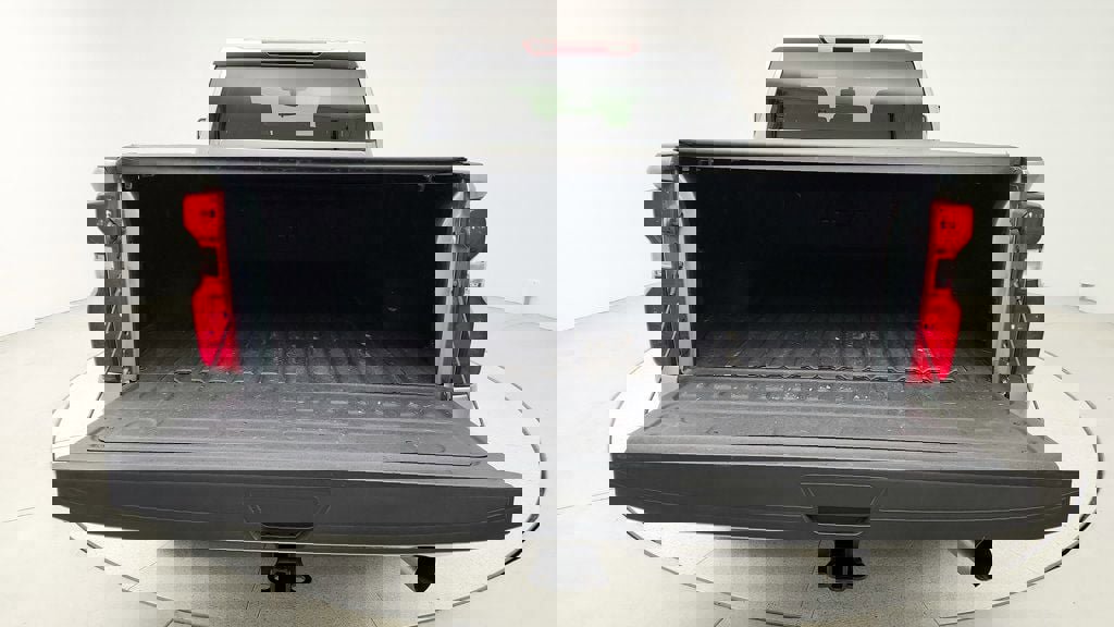 Used 2024 Chevrolet Silverado 2500 LT w/ Z71 Off-Road Package image 22