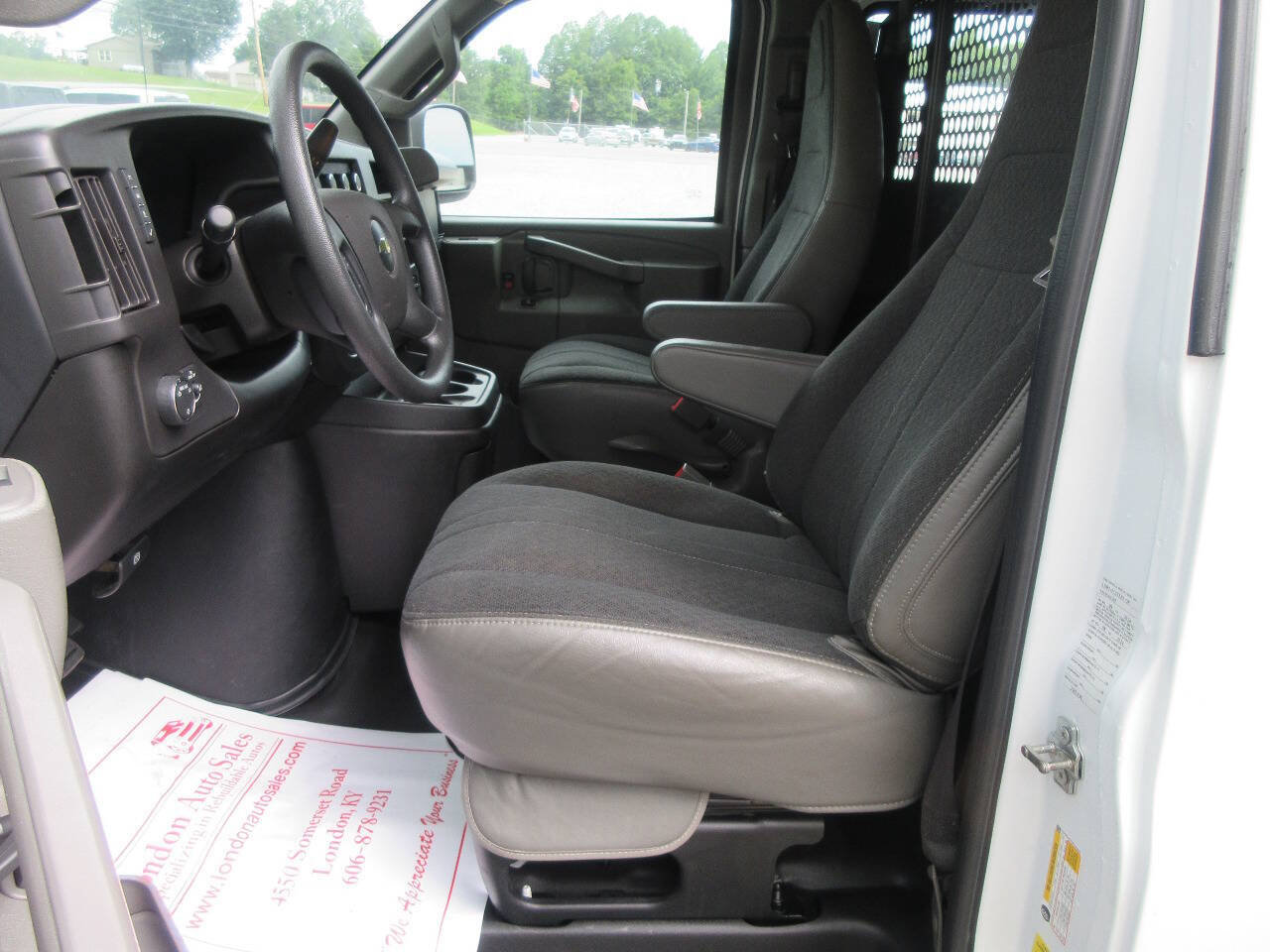 Used 2024 Chevrolet Express 2500 w/ Driver Convenience Package RWD image 12