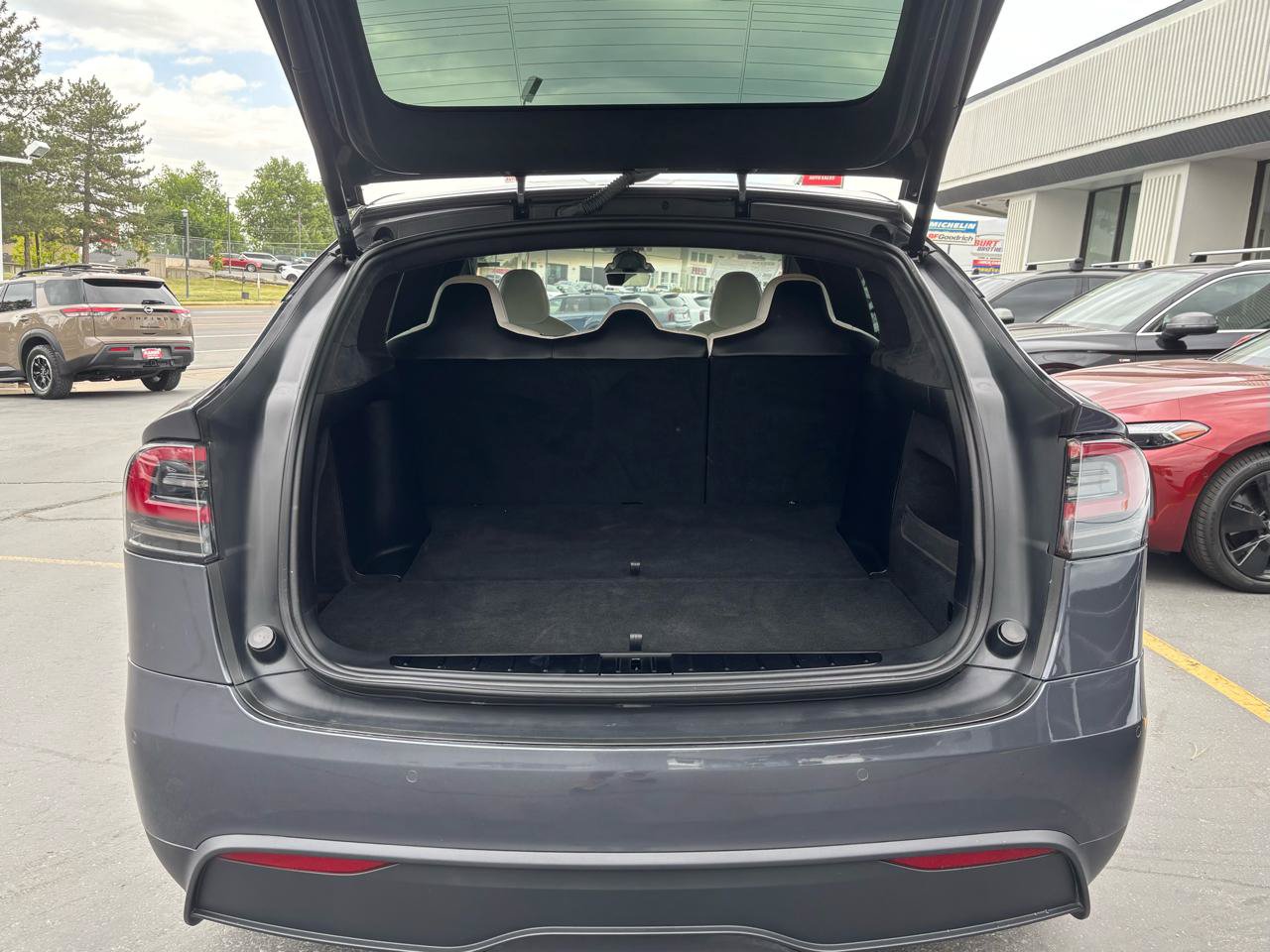 Used 2022 Tesla Model X AWD/4WD image 11