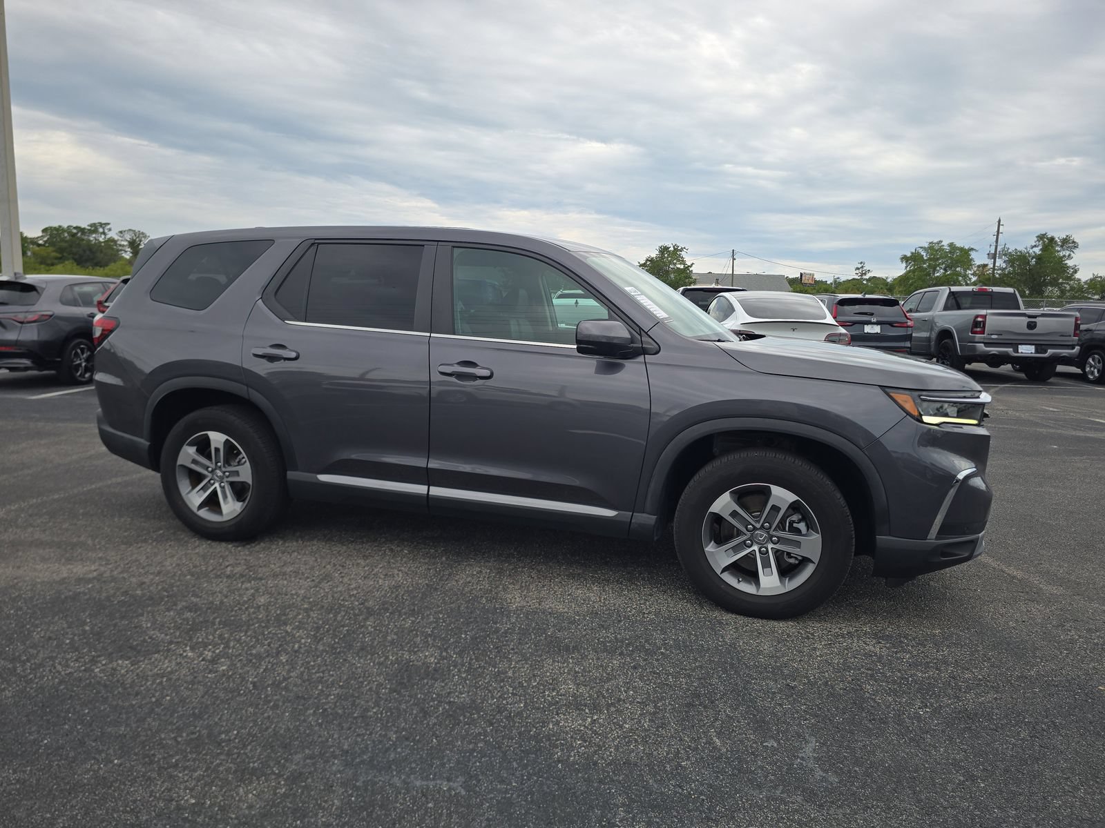 Certified 2025 Honda Pilot EX-L image 2