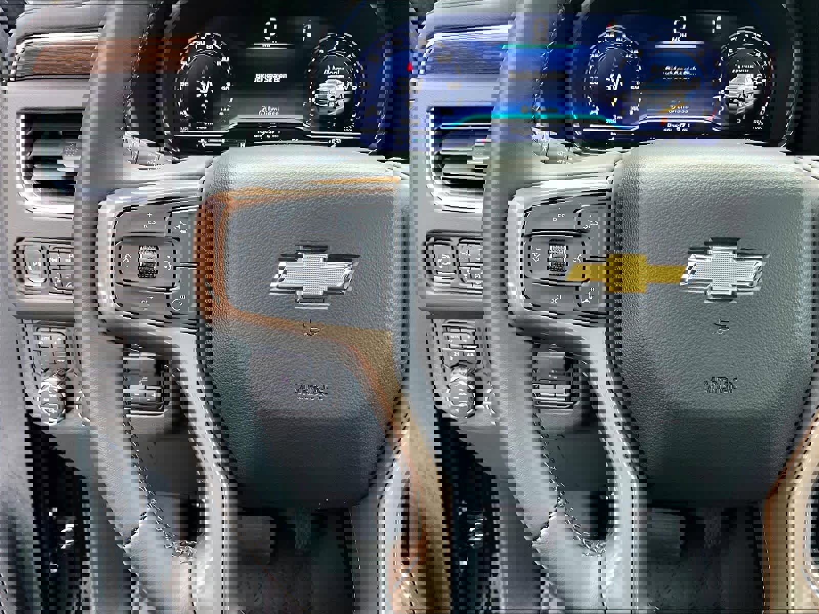 Used 2024 Chevrolet Suburban High Country image 24