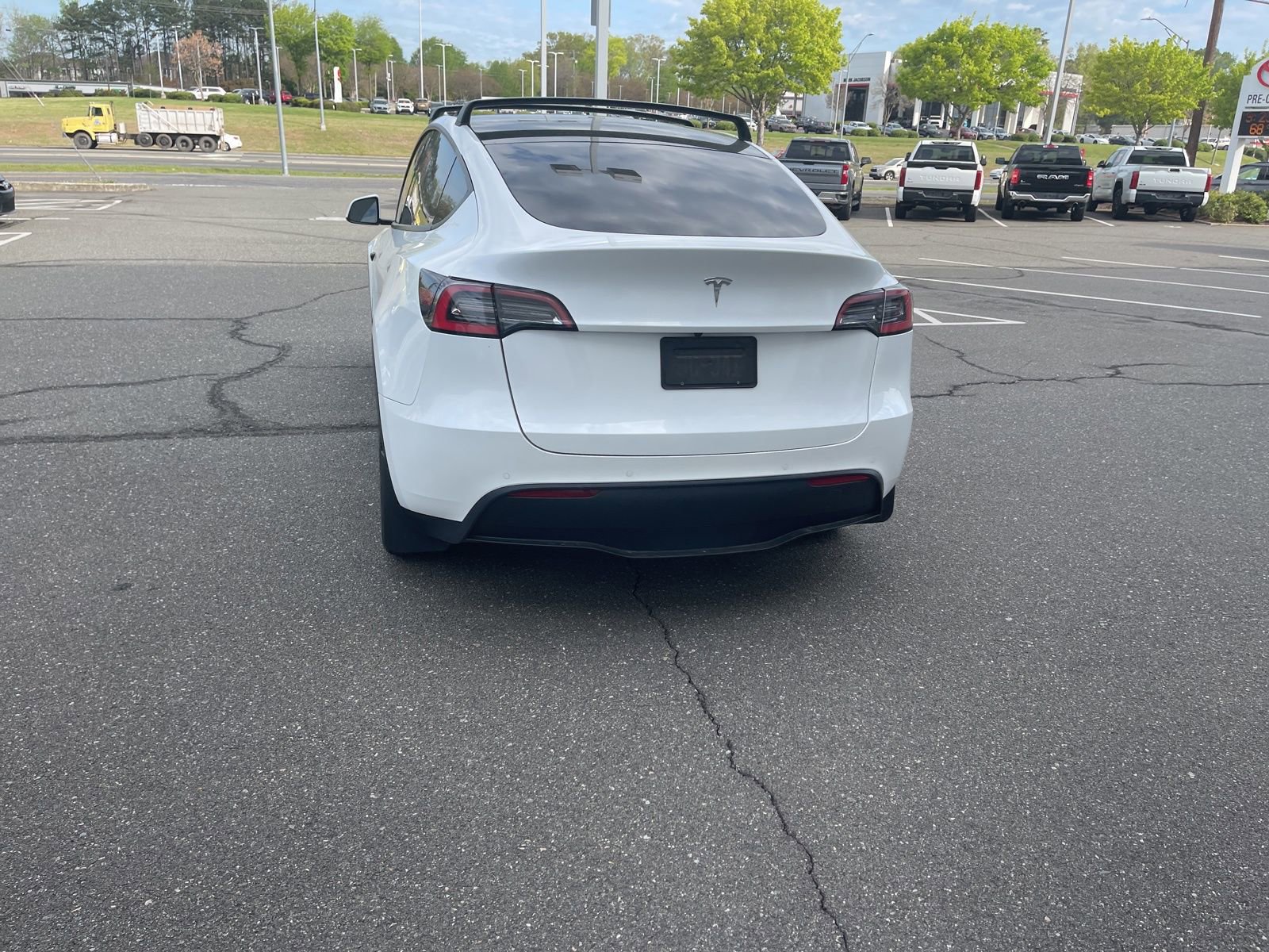 Used 2020 Tesla Model Y Long Range image 15