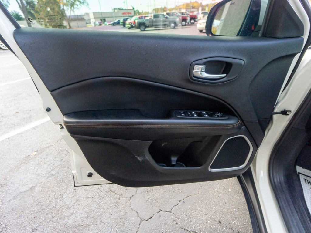 Used 2018 Jeep Compass Limited w/ Navigation Group image 17