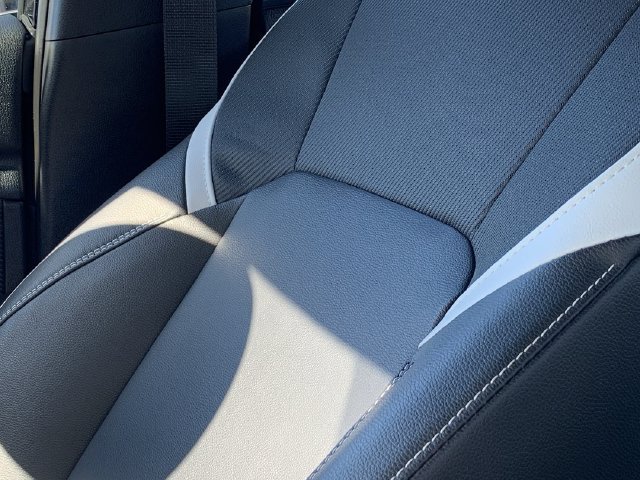Used 2025 Toyota Camry SE w/ Convenience Package FWD image 11