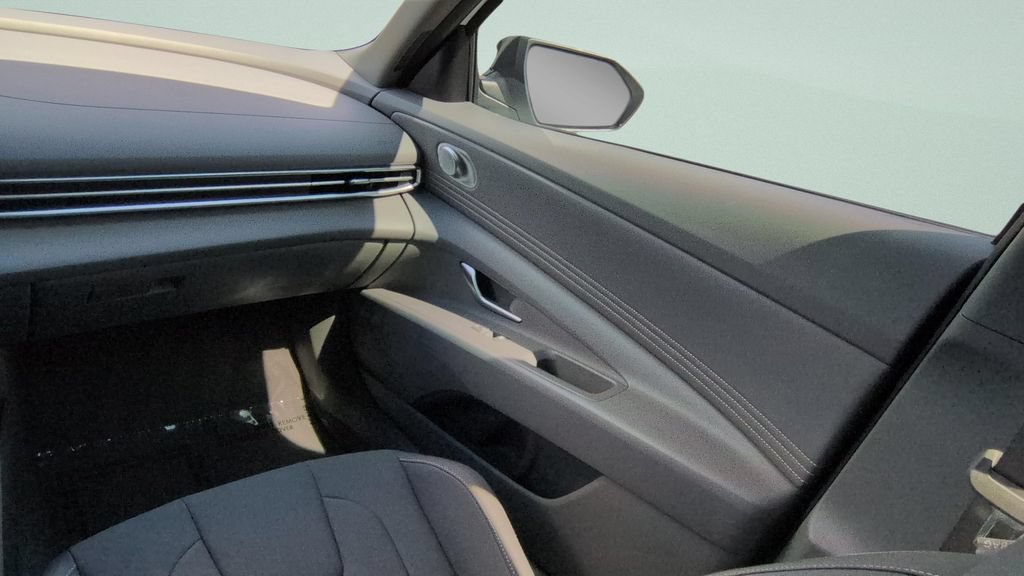 Certified 2026 Hyundai Elantra Sport FWD image 12