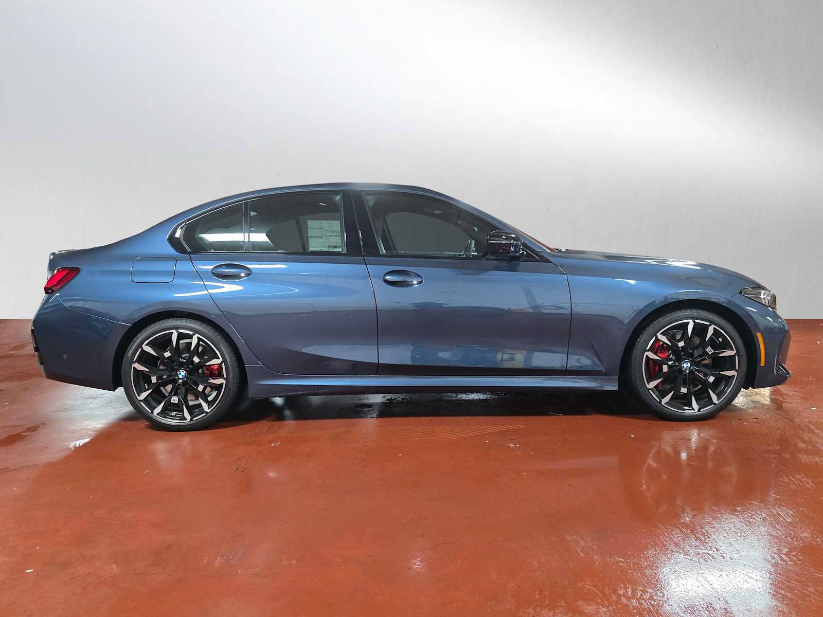Used 2026 BMW 330i xDrive Sedan w/ M Sport Package AWD/4WD image 2
