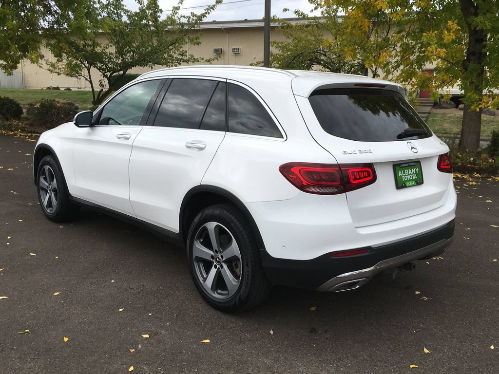 Used 2021 Mercedes-Benz GLC 300 4MATIC image 4
