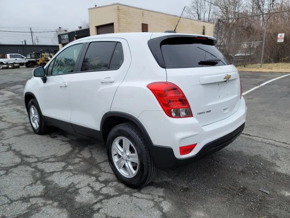 Used 2021 Chevrolet Trax LS w/ Tint and Cruise Package AWD/4WD image 7